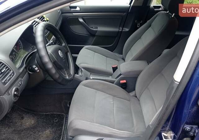 Синий Фольксваген Гольф, объемом двигателя 1.6 л и пробегом 290 тыс. км за 4950 $, фото 16 на Automoto.ua