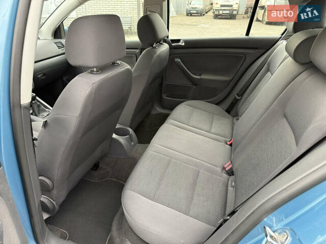 Синий Фольксваген Гольф, объемом двигателя 1.6 л и пробегом 262 тыс. км за 5700 $, фото 10 на Automoto.ua