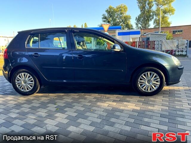 Синий Фольксваген Гольф, объемом двигателя 1.6 л и пробегом 207 тыс. км за 5500 $, фото 1 на Automoto.ua