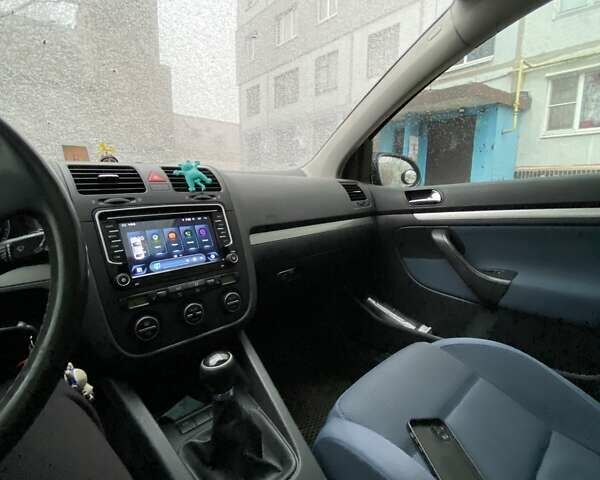 Синий Фольксваген Гольф, объемом двигателя 1.6 л и пробегом 200 тыс. км за 6099 $, фото 11 на Automoto.ua