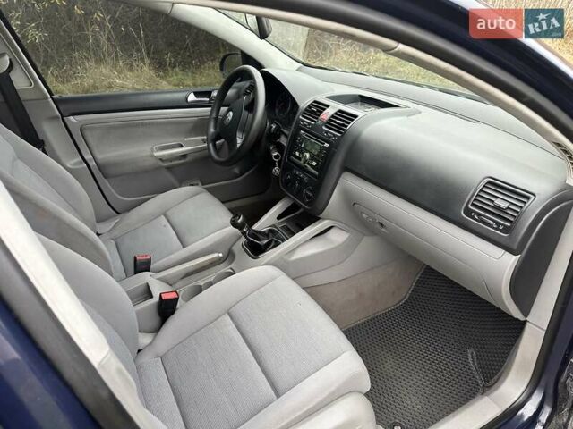 Синий Фольксваген Гольф, объемом двигателя 1.4 л и пробегом 268 тыс. км за 4450 $, фото 15 на Automoto.ua