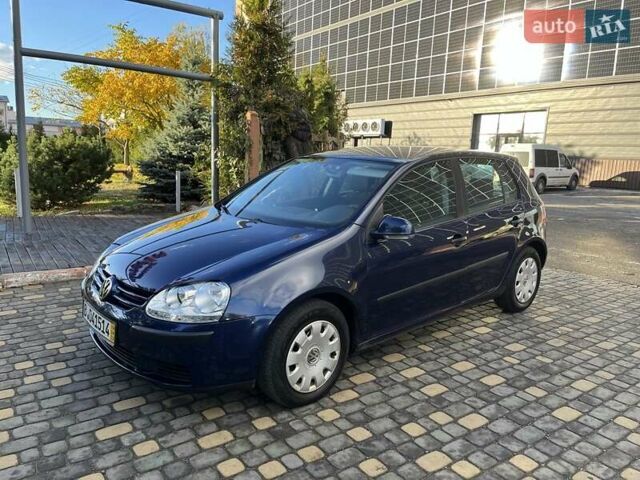 Синий Фольксваген Гольф, объемом двигателя 1.4 л и пробегом 250 тыс. км за 4600 $, фото 64 на Automoto.ua