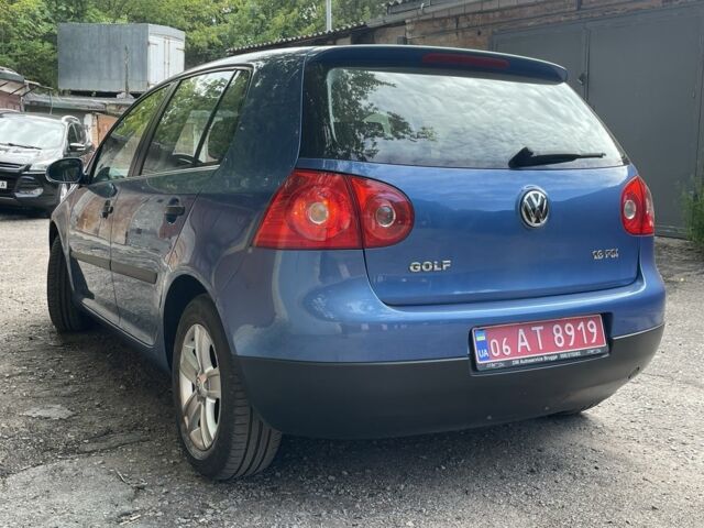 Синий Фольксваген Гольф, объемом двигателя 1.6 л и пробегом 204 тыс. км за 5800 $, фото 2 на Automoto.ua