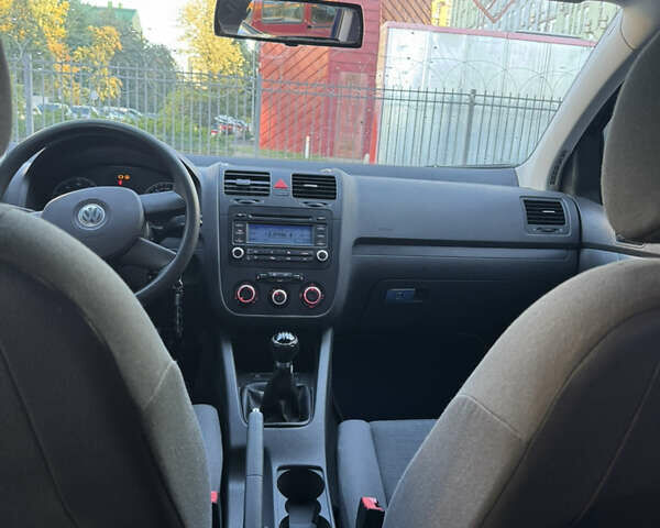 Синий Фольксваген Гольф, объемом двигателя 1.6 л и пробегом 211 тыс. км за 5500 $, фото 13 на Automoto.ua