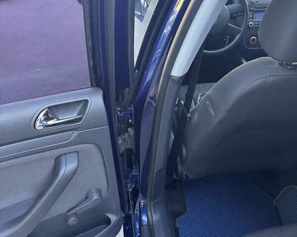 Синий Фольксваген Гольф, объемом двигателя 1.6 л и пробегом 211 тыс. км за 5500 $, фото 21 на Automoto.ua