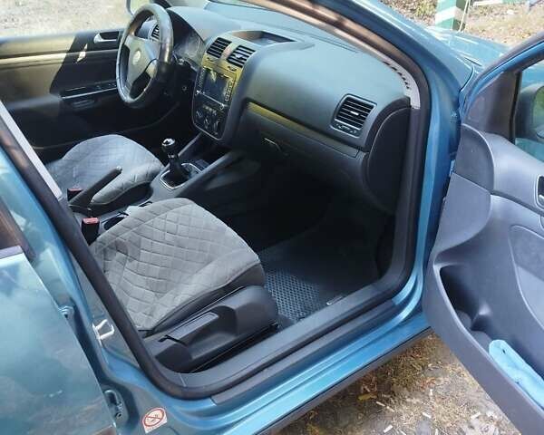 Синій Фольксваген Гольф, об'ємом двигуна 1.6 л та пробігом 354 тис. км за 5800 $, фото 12 на Automoto.ua