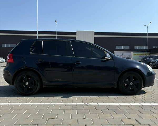 Синий Фольксваген Гольф, объемом двигателя 1.6 л и пробегом 330 тыс. км за 5000 $, фото 1 на Automoto.ua