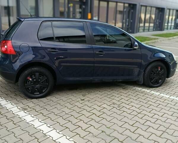 Синий Фольксваген Гольф, объемом двигателя 1.6 л и пробегом 290 тыс. км за 5000 $, фото 2 на Automoto.ua