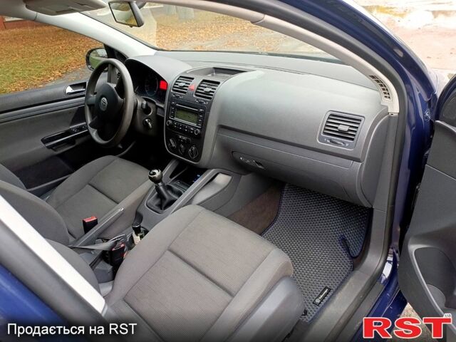 Синий Фольксваген Гольф, объемом двигателя 1.4 л и пробегом 241 тыс. км за 4850 $, фото 7 на Automoto.ua