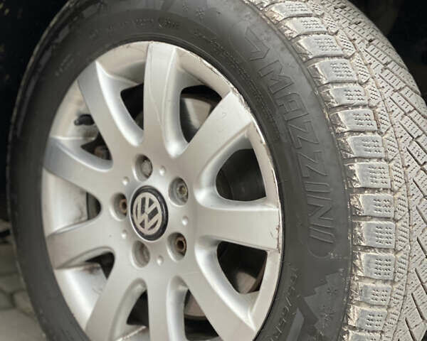 Синий Фольксваген Гольф, объемом двигателя 2 л и пробегом 285 тыс. км за 5450 $, фото 53 на Automoto.ua