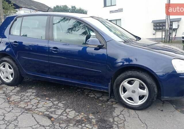 Синий Фольксваген Гольф, объемом двигателя 1.6 л и пробегом 290 тыс. км за 4950 $, фото 7 на Automoto.ua