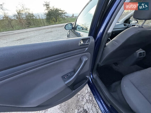 Синий Фольксваген Гольф, объемом двигателя 1.6 л и пробегом 210 тыс. км за 6700 $, фото 20 на Automoto.ua