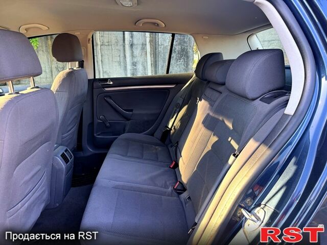 Синий Фольксваген Гольф, объемом двигателя 1.6 л и пробегом 207 тыс. км за 5500 $, фото 8 на Automoto.ua