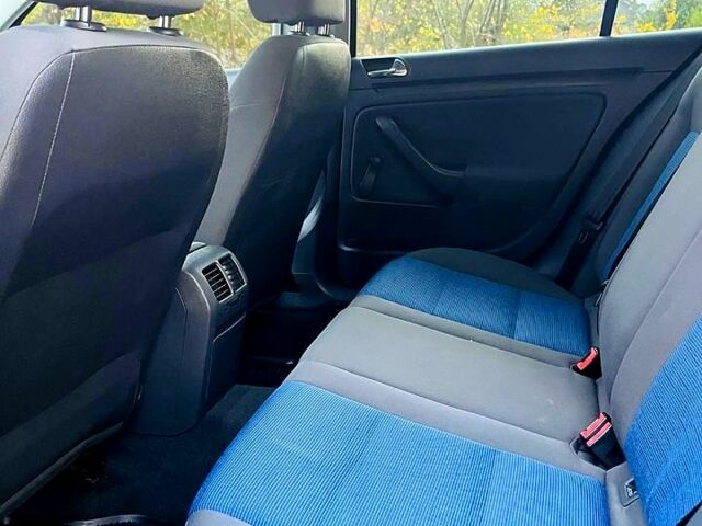 Синий Фольксваген Гольф, объемом двигателя 1.6 л и пробегом 191 тыс. км за 6100 $, фото 6 на Automoto.ua