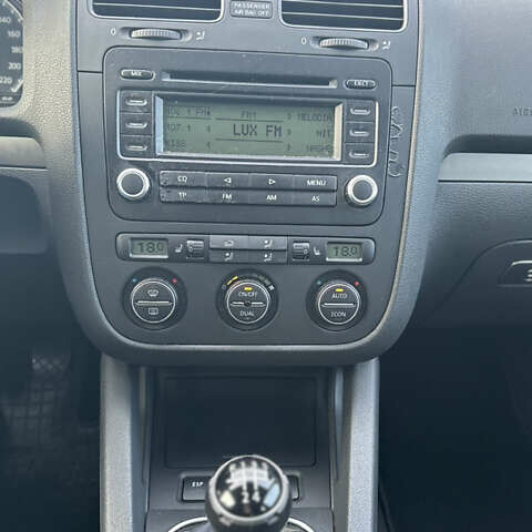 Синий Фольксваген Гольф, объемом двигателя 1.39 л и пробегом 238 тыс. км за 5750 $, фото 39 на Automoto.ua