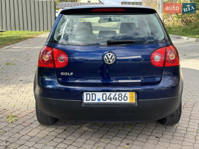 Синий Фольксваген Гольф, объемом двигателя 1.6 л и пробегом 214 тыс. км за 6350 $, фото 64 на Automoto.ua