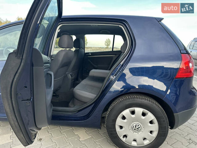 Синий Фольксваген Гольф, объемом двигателя 1.39 л и пробегом 238 тыс. км за 5750 $, фото 48 на Automoto.ua