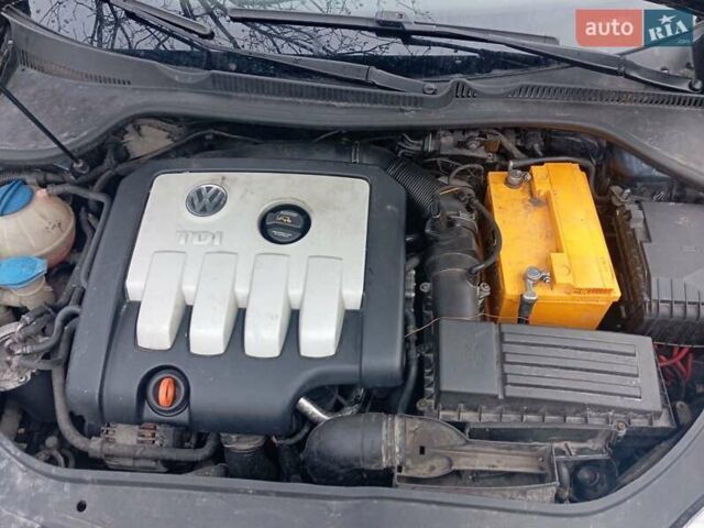 Синий Фольксваген Гольф, объемом двигателя 1.97 л и пробегом 220 тыс. км за 5300 $, фото 7 на Automoto.ua