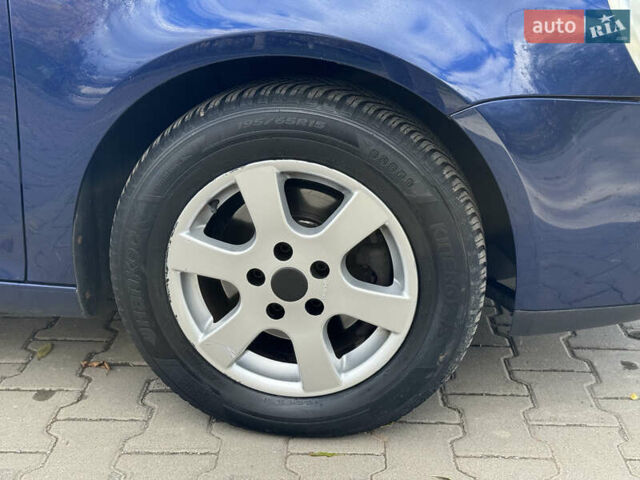 Синий Фольксваген Гольф, объемом двигателя 1.6 л и пробегом 214 тыс. км за 6350 $, фото 76 на Automoto.ua