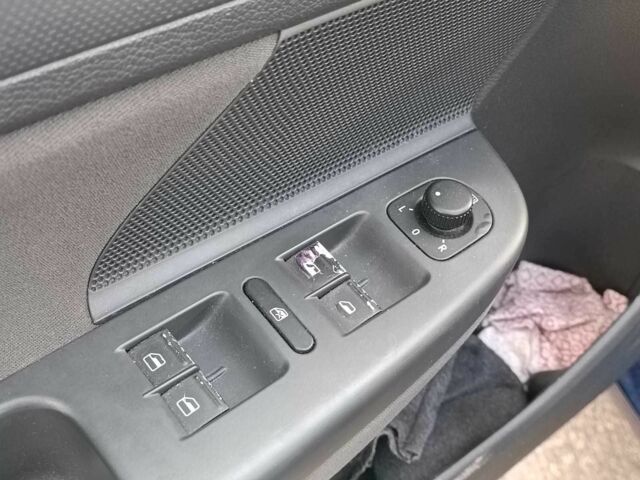 Синий Фольксваген Гольф, объемом двигателя 1.6 л и пробегом 221 тыс. км за 5990 $, фото 19 на Automoto.ua