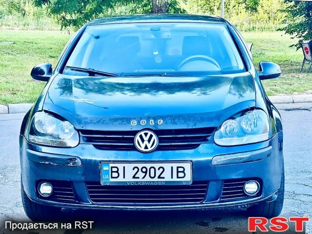 Синий Фольксваген Гольф, объемом двигателя 1.6 л и пробегом 300 тыс. км за 5100 $, фото 5 на Automoto.ua