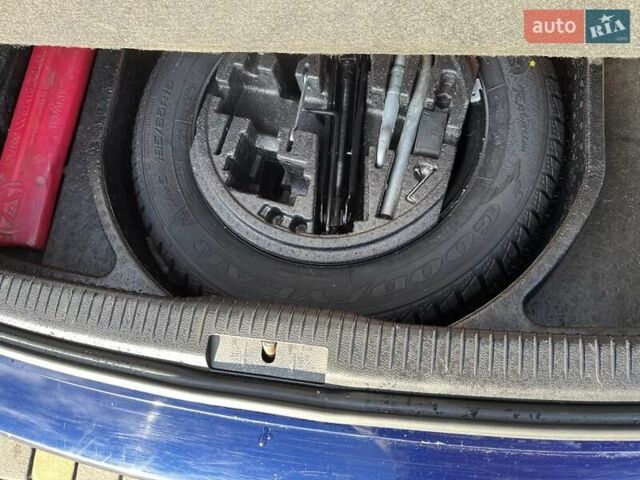 Синий Фольксваген Гольф, объемом двигателя 1.4 л и пробегом 250 тыс. км за 4600 $, фото 24 на Automoto.ua