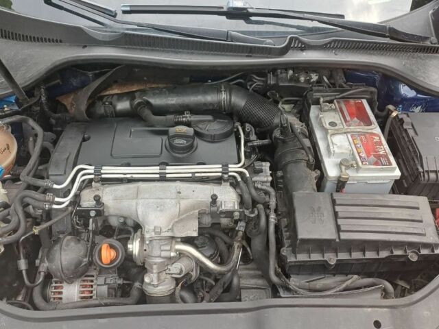 Синій Фольксваген Гольф, об'ємом двигуна 2 л та пробігом 470 тис. км за 3148 $, фото 6 на Automoto.ua