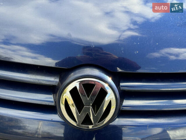 Синий Фольксваген Гольф, объемом двигателя 1.6 л и пробегом 214 тыс. км за 6350 $, фото 75 на Automoto.ua