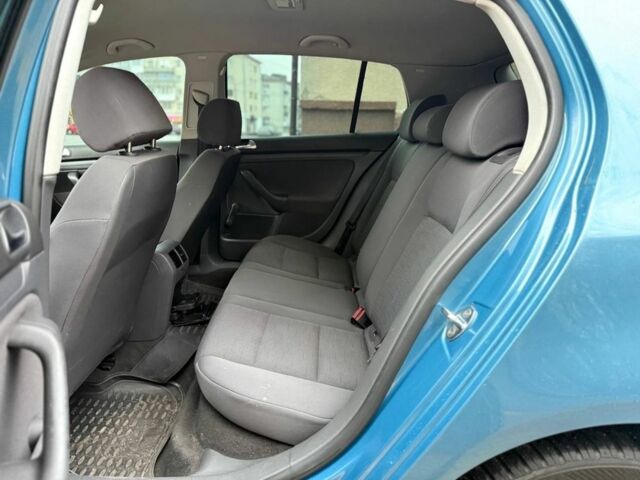 Синий Фольксваген Гольф, объемом двигателя 1.4 л и пробегом 240 тыс. км за 3999 $, фото 10 на Automoto.ua