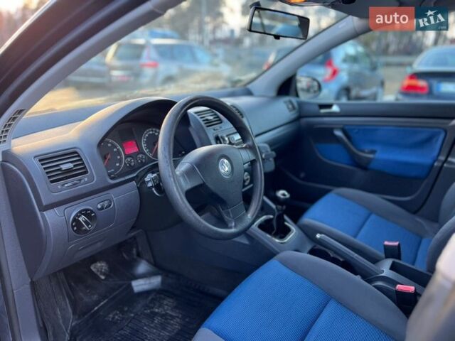 Синий Фольксваген Гольф, объемом двигателя 1.6 л и пробегом 288 тыс. км за 5500 $, фото 18 на Automoto.ua