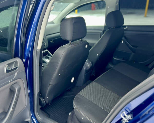 Синій Фольксваген Гольф, об'ємом двигуна 1.6 л та пробігом 203 тис. км за 6500 $, фото 63 на Automoto.ua