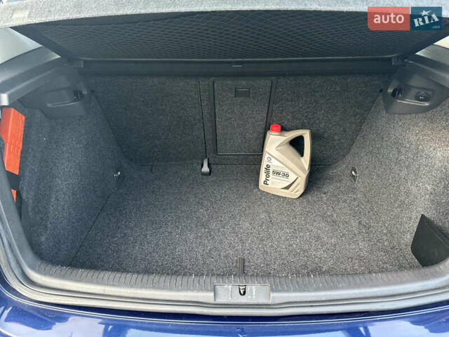 Синий Фольксваген Гольф, объемом двигателя 1.39 л и пробегом 238 тыс. км за 5750 $, фото 57 на Automoto.ua