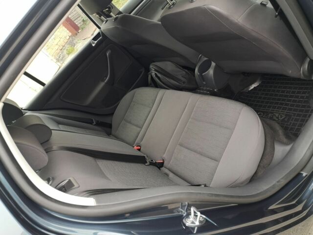 Синий Фольксваген Гольф, объемом двигателя 1.4 л и пробегом 259 тыс. км за 200600 $, фото 11 на Automoto.ua