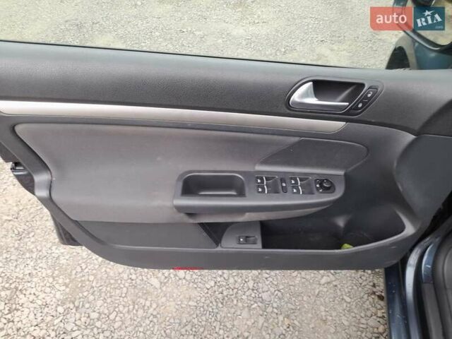 Синий Фольксваген Гольф, объемом двигателя 1.6 л и пробегом 231 тыс. км за 4850 $, фото 13 на Automoto.ua