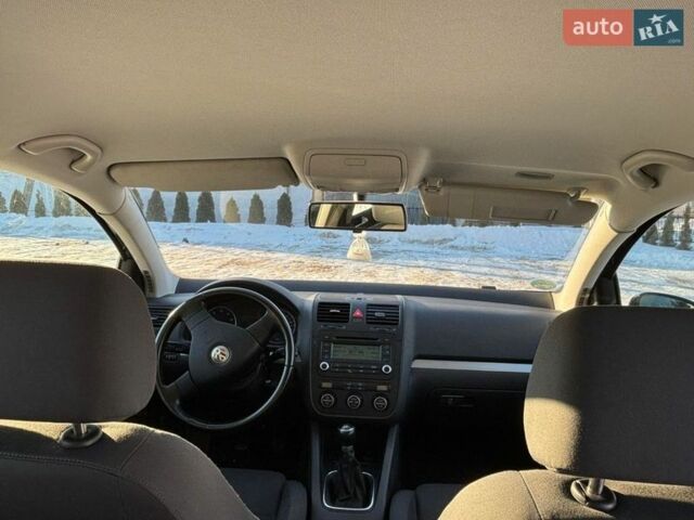 Синий Фольксваген Гольф, объемом двигателя 1.6 л и пробегом 207 тыс. км за 5600 $, фото 18 на Automoto.ua