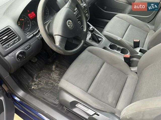 Синий Фольксваген Гольф, объемом двигателя 1.6 л и пробегом 212 тыс. км за 5200 $, фото 33 на Automoto.ua