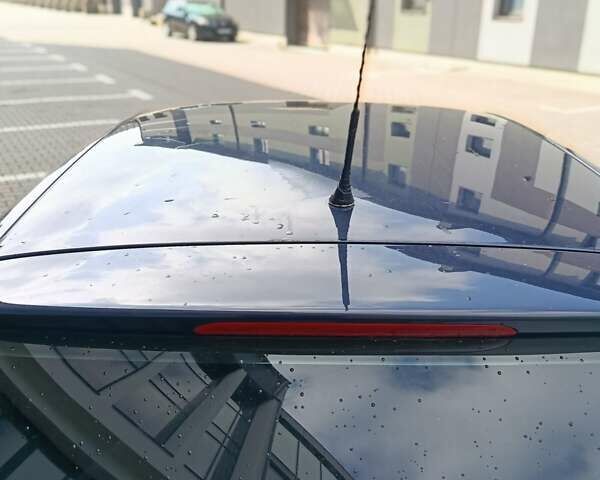 Синий Фольксваген Гольф, объемом двигателя 1.6 л и пробегом 290 тыс. км за 5000 $, фото 5 на Automoto.ua