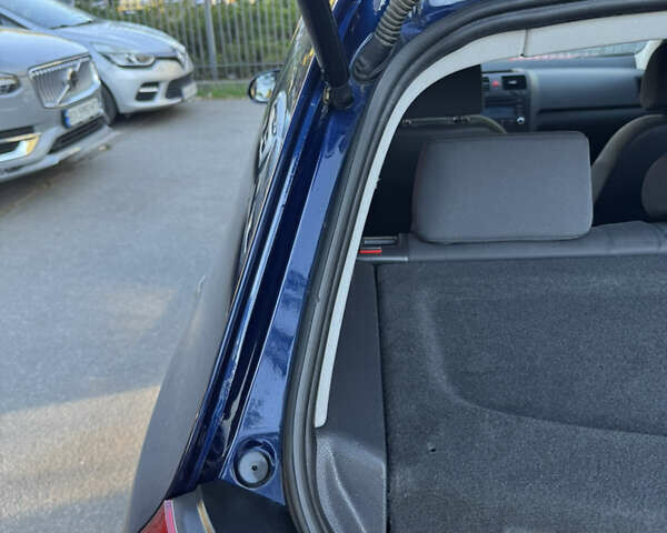 Синий Фольксваген Гольф, объемом двигателя 1.6 л и пробегом 211 тыс. км за 5500 $, фото 50 на Automoto.ua