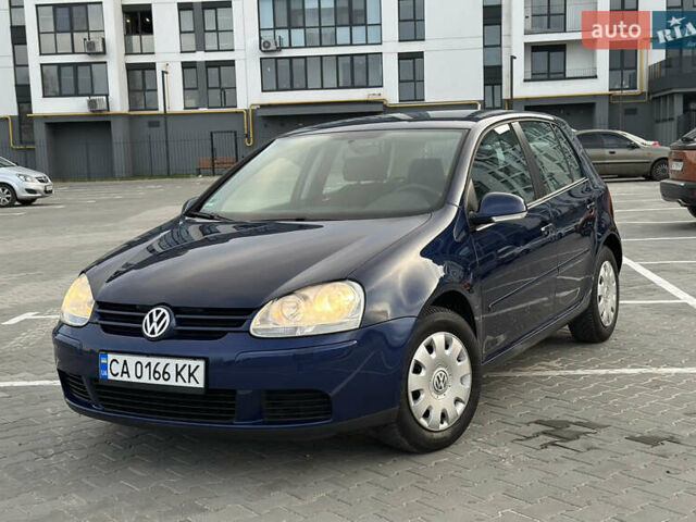 Синий Фольксваген Гольф, объемом двигателя 1.39 л и пробегом 238 тыс. км за 5750 $, фото 1 на Automoto.ua