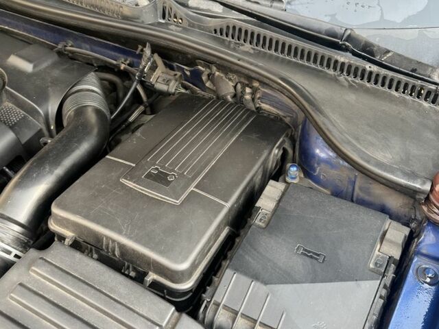 Синий Фольксваген Гольф, объемом двигателя 1.6 л и пробегом 210 тыс. км за 6000 $, фото 6 на Automoto.ua