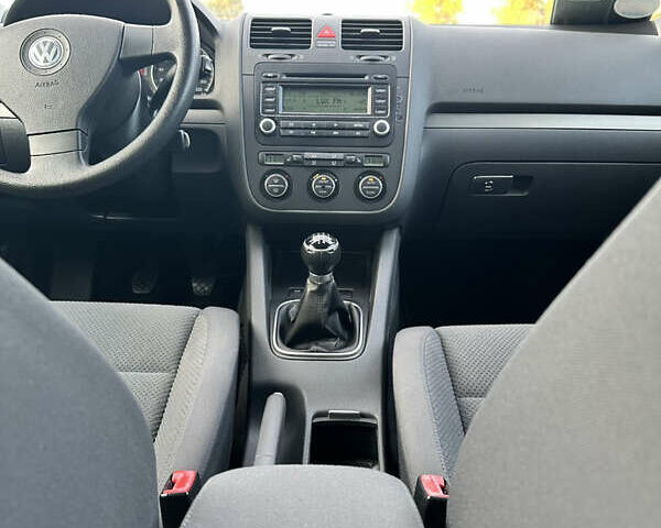 Синий Фольксваген Гольф, объемом двигателя 1.39 л и пробегом 238 тыс. км за 5750 $, фото 30 на Automoto.ua