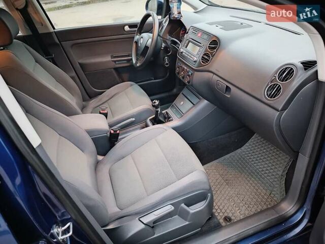 Синий Фольксваген Гольф, объемом двигателя 1.4 л и пробегом 195 тыс. км за 5299 $, фото 16 на Automoto.ua