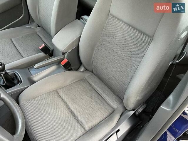 Синий Фольксваген Гольф, объемом двигателя 1.4 л и пробегом 250 тыс. км за 4600 $, фото 41 на Automoto.ua