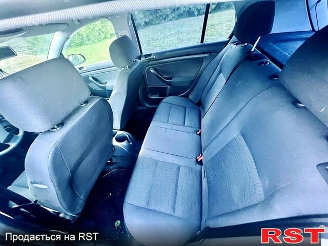 Синий Фольксваген Гольф, объемом двигателя 1.6 л и пробегом 300 тыс. км за 5100 $, фото 8 на Automoto.ua