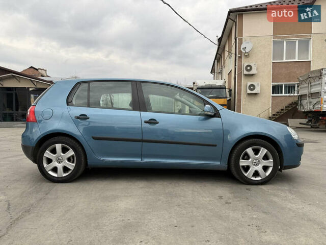 Синий Фольксваген Гольф, объемом двигателя 1.6 л и пробегом 262 тыс. км за 5700 $, фото 2 на Automoto.ua