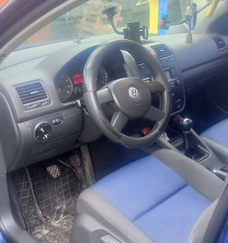 Синий Фольксваген Гольф, объемом двигателя 1.6 л и пробегом 296 тыс. км за 6100 $, фото 4 на Automoto.ua