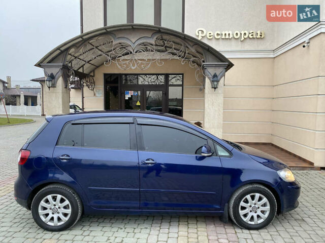 Синий Фольксваген Гольф, объемом двигателя 2 л и пробегом 285 тыс. км за 5450 $, фото 27 на Automoto.ua