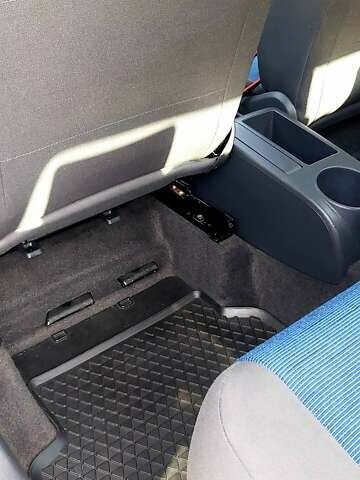 Синий Фольксваген Гольф, объемом двигателя 1.6 л и пробегом 252 тыс. км за 5000 $, фото 9 на Automoto.ua