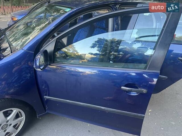 Синий Фольксваген Гольф, объемом двигателя 1.6 л и пробегом 286 тыс. км за 6500 $, фото 15 на Automoto.ua