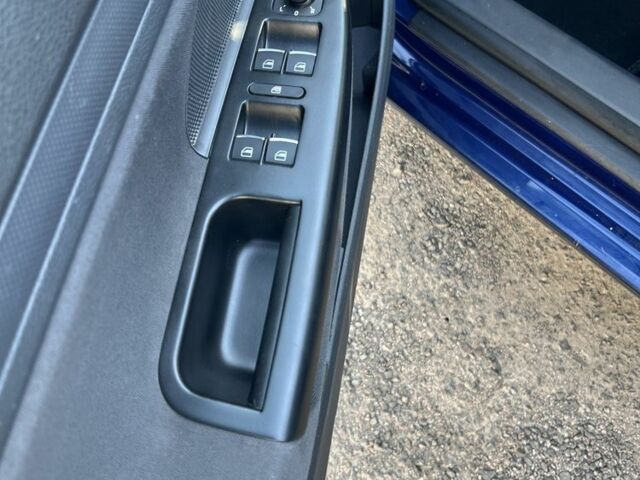 Синий Фольксваген Гольф, объемом двигателя 1.4 л и пробегом 227 тыс. км за 5100 $, фото 10 на Automoto.ua